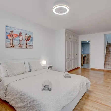 Apartament Amplio Duplex En Cristianos By Altamarhomes *